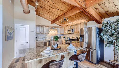 Amazing 5BR Hot Tub Game Room Mountain Views - Foto 5