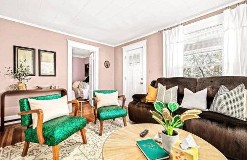 Eclectic Bungalow in the Heart of Royal Oak - Foto 1