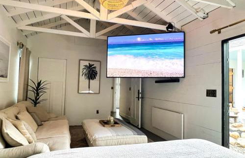 Channel Islands Beach Retreat - Photo 8