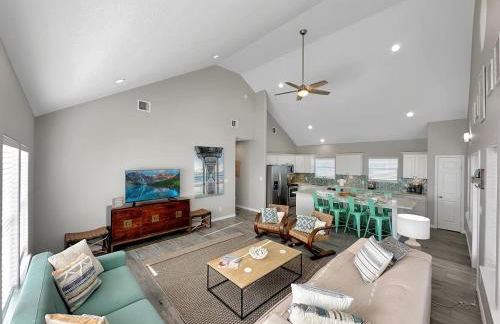 Beachfront 4BR - Tiki Bar, Yard Games, Pet-Friendly - Foto 5