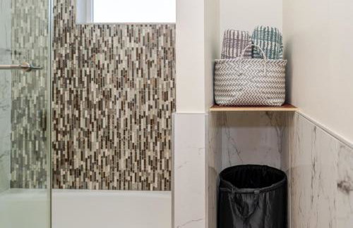 383 - 3BR Quincy - Chic House near Adams Park - Foto 56