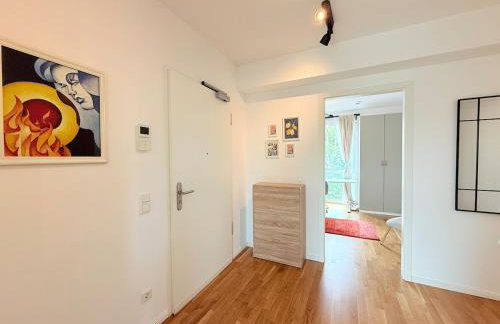 New-three room-Entire Apartment with two Balconies & Garage, Central-Fast Access to City Center - Barmbek -Stadtpark - Foto 48