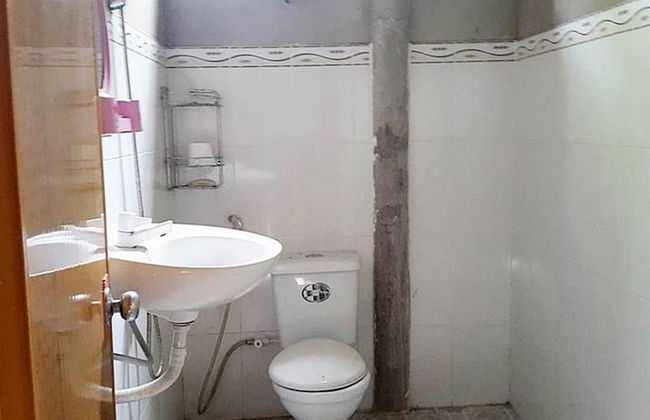 Peaceful Homestay in the Middle of Fruit Garden - Room With Four Double Beds - Foto 5