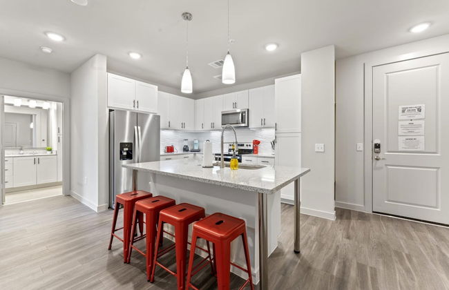 Top Floor 2BR King Beds Suite 8 Min to Downtown - Foto 7