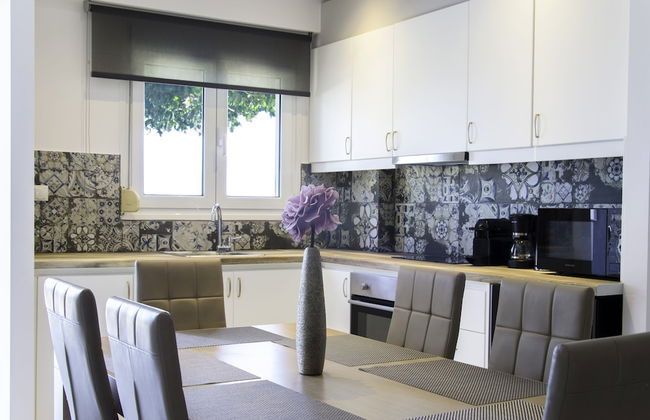 Talos Luxury Suites - Photo 17