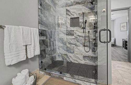 Shop and Dine Fort Worth Condo with Racetrack Views! - Photo 37