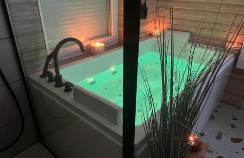 Jolie Maison avec Balnéothérapie - Foto 4