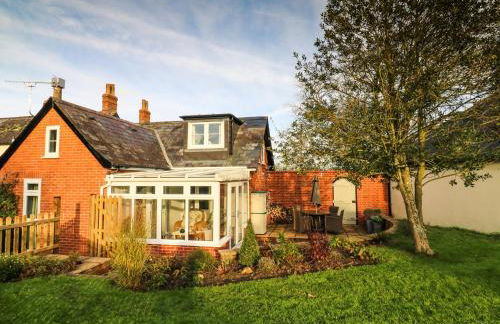 South Lodge - Photo 1