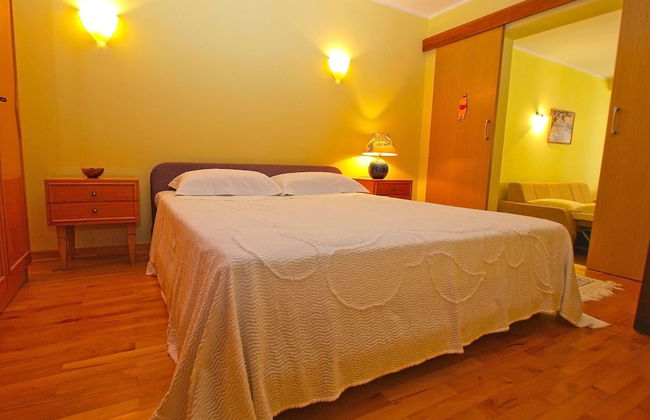 Apartment 389 - Photo 6