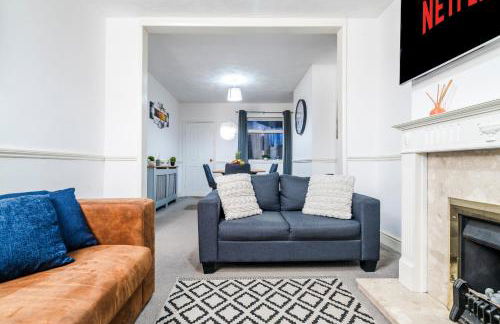 2 Bedroom House, 5 Single Beds, Fast WiFi - Photo 9