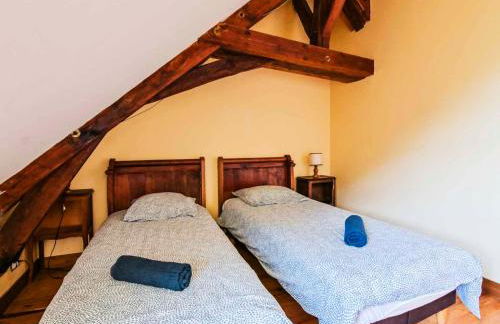 La Breteche-Le château et les dépendances - Photo 38