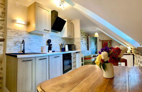 Lou Cambrou - Photo 16