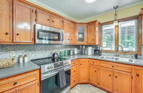 Game Room and Private Yard Family Gem in Kunkletown - Foto 9