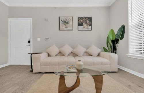 Charming 1BR Easy Access to The Woodlands - Photo 6