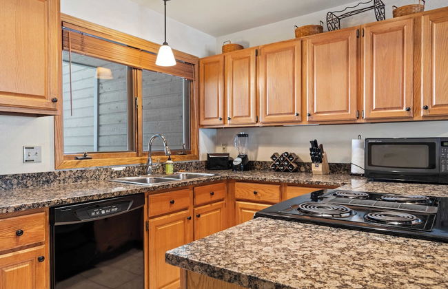 Riverside Condos A102 by Avantstay Condo Close To Downtown, Town Park & Ski Lift #8 - Foto 6