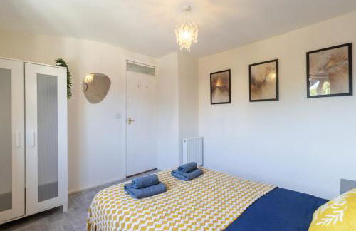 Open Mind Property - HotTUB, 4 Beds & 2 Free Parking - Foto 26