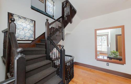 The Gem-3 Bedrooms! King, Full & Twin Beds, Sauna with Free Parking plus more - Foto 37