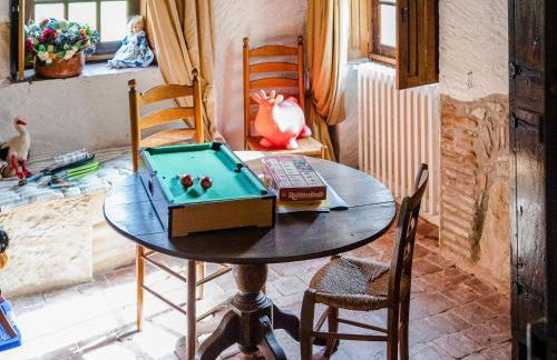 Beautiful Castle in Le Veurdre with Private Pool - Foto 21