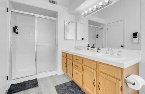 8BR 5BA SuperHero Retreat-King Beds, BBQ, Hammock, Firepit, MiniGolf, WorkSpace - Foto 10