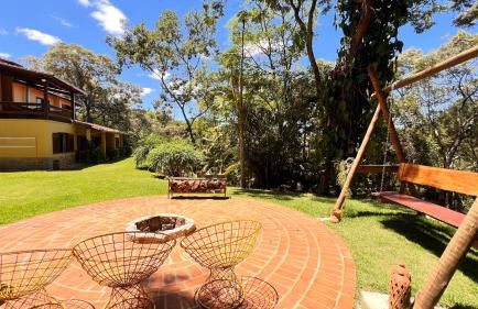 Refúgio em Macacos para até 12 hóspedes com piscina aquecida, 5 suítes e riacho - Foto 3