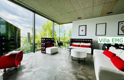 Luxus Design Ferienhaus Villa EMG Bensheim nah Frankfurt, Heidelberg mit Sauna, Schwimmteich, Garten für Familien und Gruppen bis 17 Personen - Foto 3