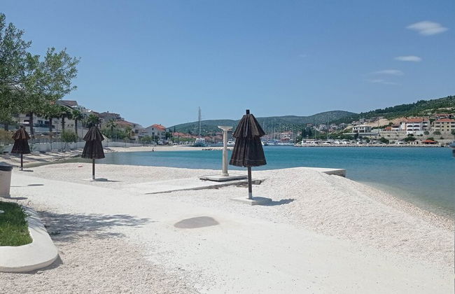 Coastal Apartment - Sleeps 6, Balcony & Parking - Foto 41