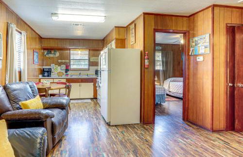 Shared Dock and Yard Greers Ferry Lake Home! - Foto 8