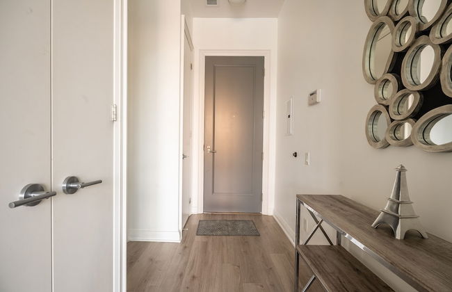 Charming Yorkville Condos - Photo 30