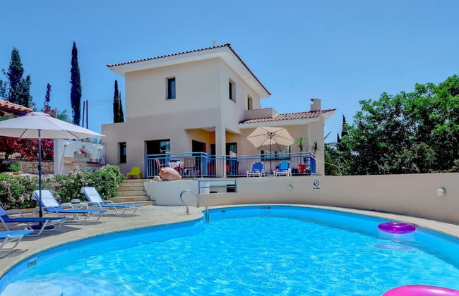 Large Pool & Garden, Billiard, Peaceful Area, Near to the Sea, Coral Bay Paphos - Foto 42