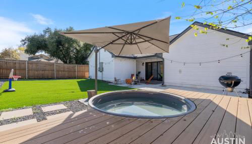 Family 3BR 2BA Home Near Charming Main Street w Cowboy Pool by Austin Vacay - Foto 4