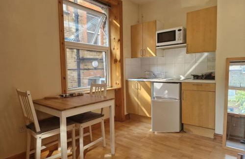 Bright studio apartment Highgate - Photo 4