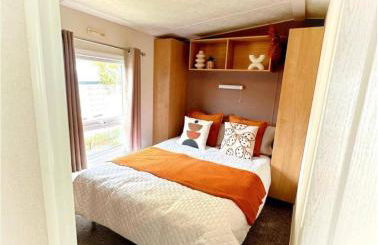 Harwich - Caravan - Sleeps 10 - Garden - Pool - Foto 14