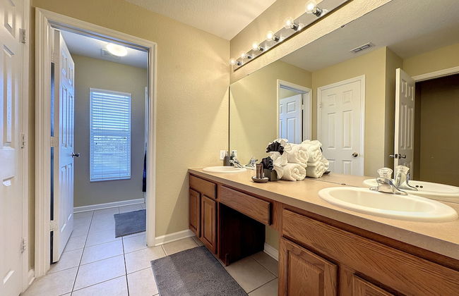 This Amazing 6 Bedroom Property With a Lake View - Foto 34