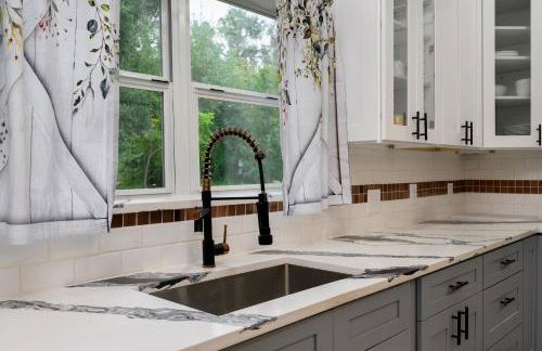 Promise Land Manor Historic home lake access, near parks and venues - Foto 10