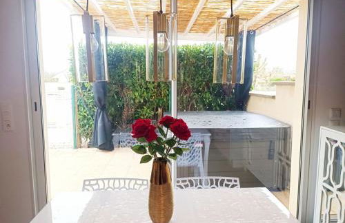 Cocon romantique avec jacuzzi extérieur - Foto 8