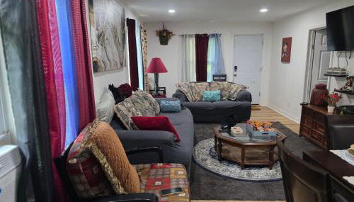 Charming 3 bedroom 2 bath home in Bloomfield with wishing well - Foto 5