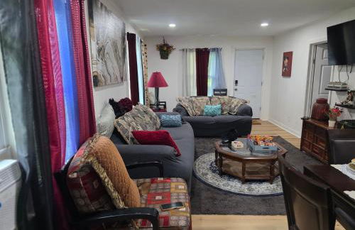 Charming 3 bedroom 2 bath home in Bloomfield with wishing well - Foto 5