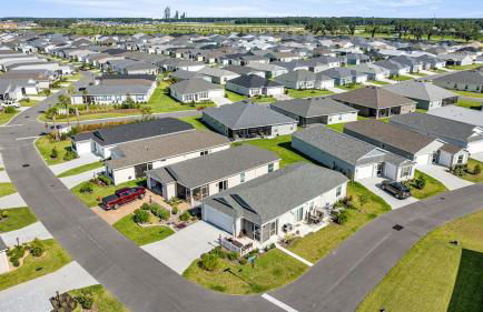 Cozy 2BR in The Villages With BBQ and 4 Seaters Golfcart King Bed - Foto 33