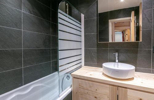 Élégant 3 pièces rénové avec balcon, cœur de Val-d'Isère, proche commodités - FR-1-694-1 - Foto 9