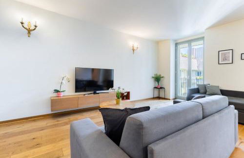 Hostdomus - Lagrange Luxury Apartment - Photo 35