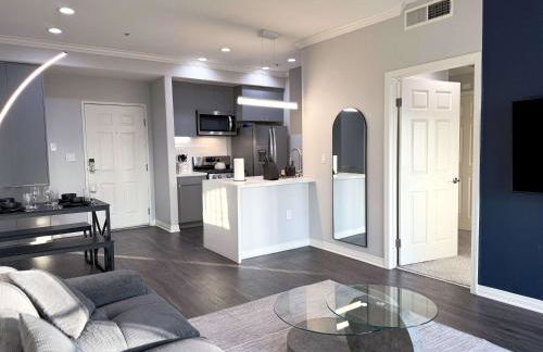 Bright & Spacious in Iconic LA Neighborhood Free parking - 10mins to Cedars - Photo 21