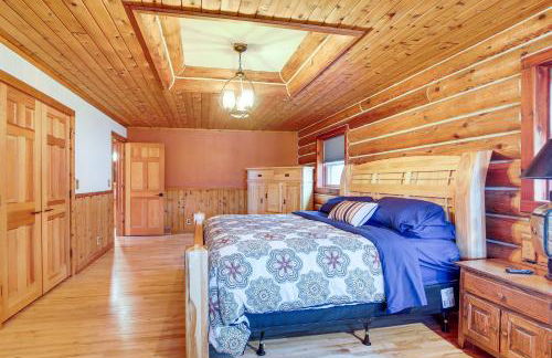 Family Home with Indoor Pool about 2 Mi to Elkhart Lake! - Foto 11