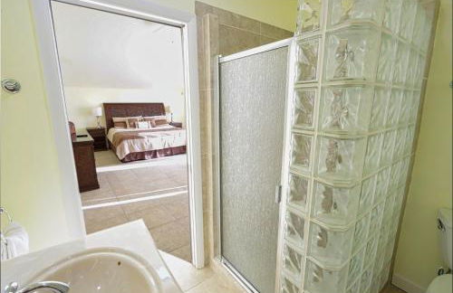 Beautifully Updated, 4 Bedroom Pool Home, 50 Yards to the Beach!! Captiva Escapade - Foto 17