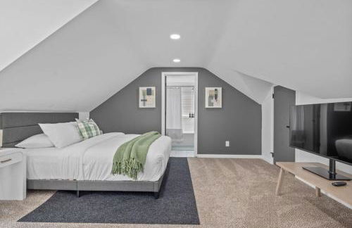 Luxury 5BR Cincinnati, Sleeps 12, Crib, Home Gym, Fenced Backyard - Foto 77