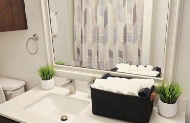 Luxury 1 BedRM Unit in Frisco Pool Gym & Workplace - Foto 53