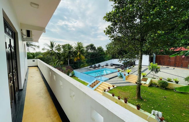 Villa Talpe Inviting 5 Bedrooms & Massage Pool - Photo 41