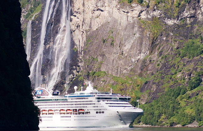 Viista à cidade de Geiranger com ônibus Hop-On Hop-Off - Foto 2