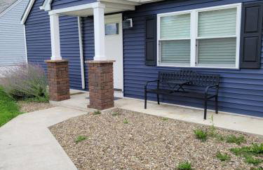 Nice house with private parking, king bed fenced yard - Foto 52