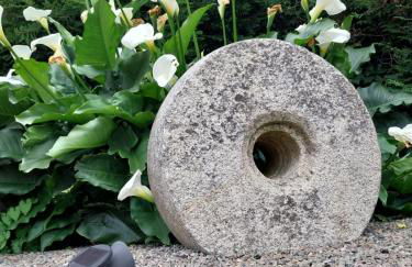 Beautiful 2 bed cottage with swimming pool - Foto 32