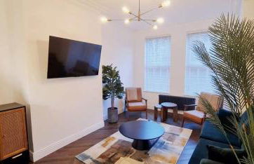 Stunning Luxury Spacious Holiday Home - 5 Bedrooms - Rest & Recharge in Manchester - Foto 2